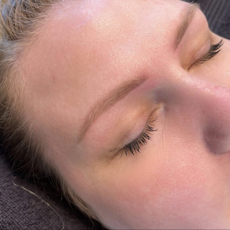 Permanent makeup powder brows thisted